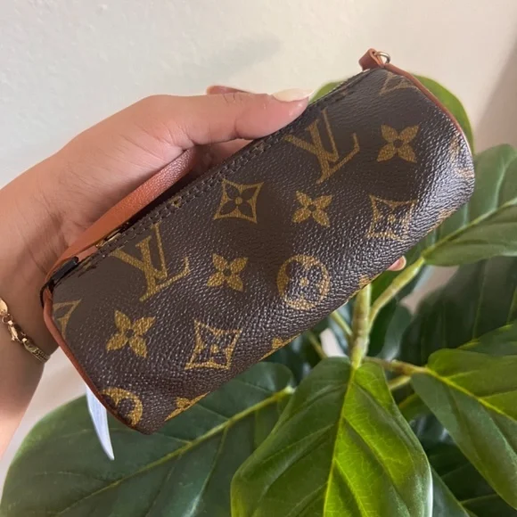 Authentic LOUIS VUITTON Monogram Mini Papillon Pouch Bag - Picture 5 of 8
